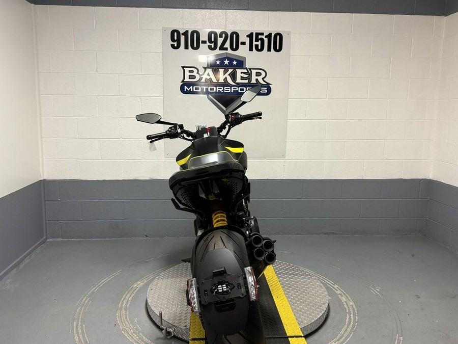 2026 Ducati Diavel V4 Black Roadster
