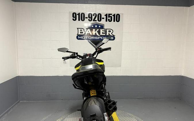 2026 Ducati Diavel V4 Black Roadster