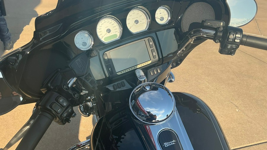 2015 Harley-Davidson Street Glide FLHXS Special