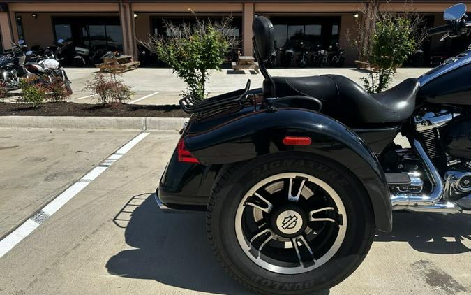 2017 Harley-Davidson Freewheeler Vivid Black