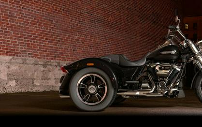 2017 Harley-Davidson Freewheeler Vivid Black
