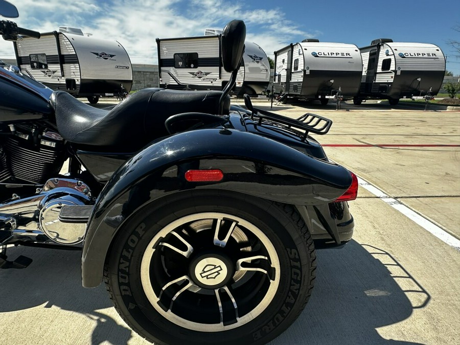 2017 Harley-Davidson Freewheeler Vivid Black