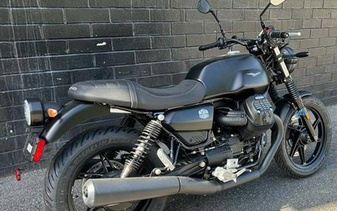 2023 Moto Guzzi V7 Stone