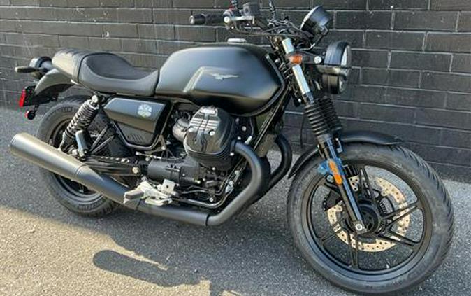 2023 Moto Guzzi V7 Stone