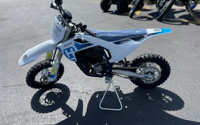 2024 Husqvarna EE 3