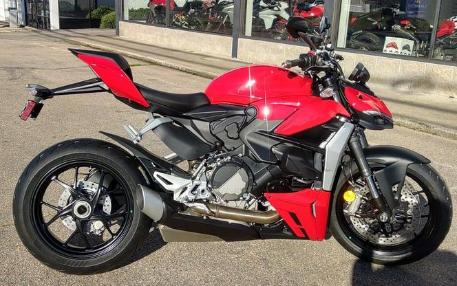 2023 Ducati Streetfighter V2 Ducati Red