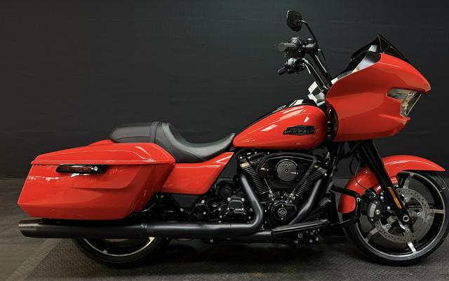 Harley-Davidson® 2026 Road Glide Blood Orange Black Trim