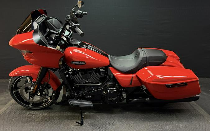 Harley-Davidson® 2026 Road Glide Blood Orange Black Trim