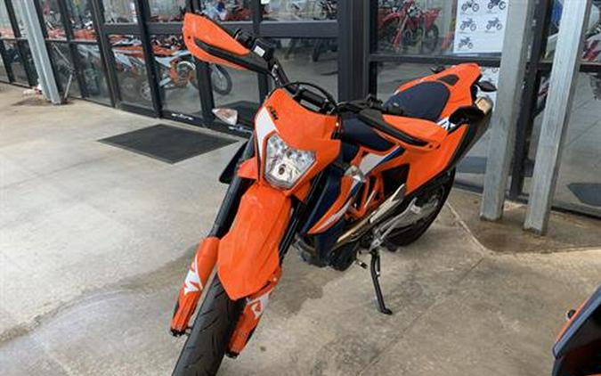 2023 KTM 690 SMC R