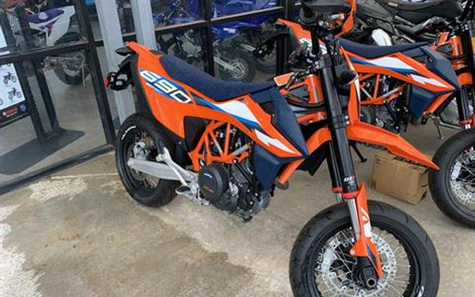 2023 KTM 690 SMC R