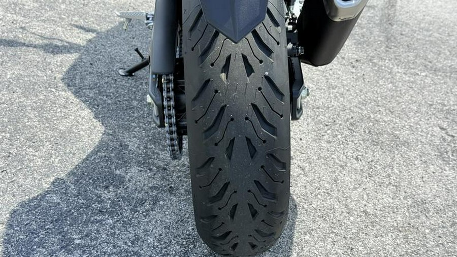 2026 Honda® CB750 Hornet E-Clutch