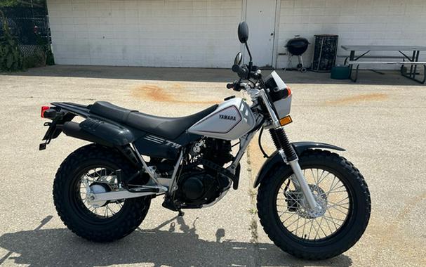 2027 Yamaha TW 200