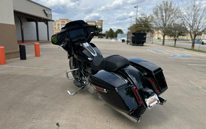 2024 Harley-Davidson® Street Glide® Black