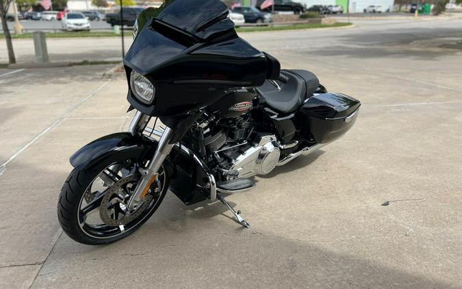 2024 Harley-Davidson® Street Glide® Black