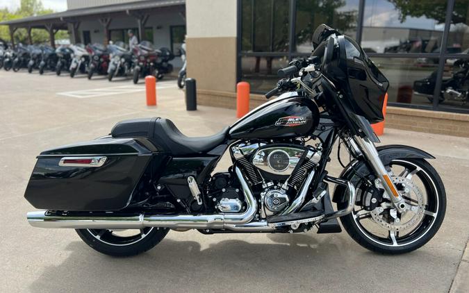 2024 Harley-Davidson® Street Glide® Black