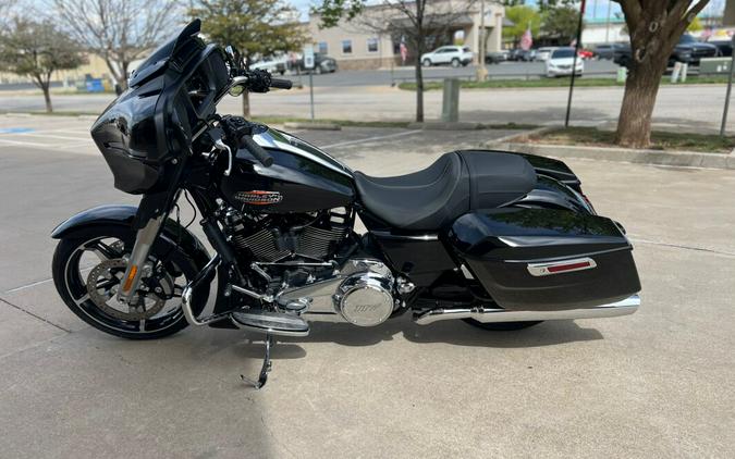 2024 Harley-Davidson® Street Glide® Black