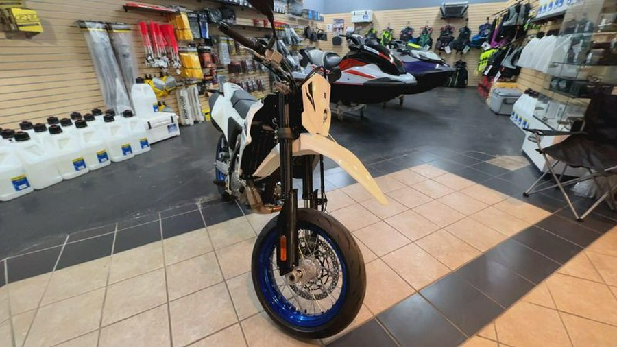 New 2025 Suzuki DR-Z 4SM Base