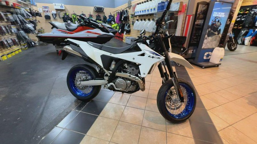 New 2025 Suzuki DR-Z 4SM Base