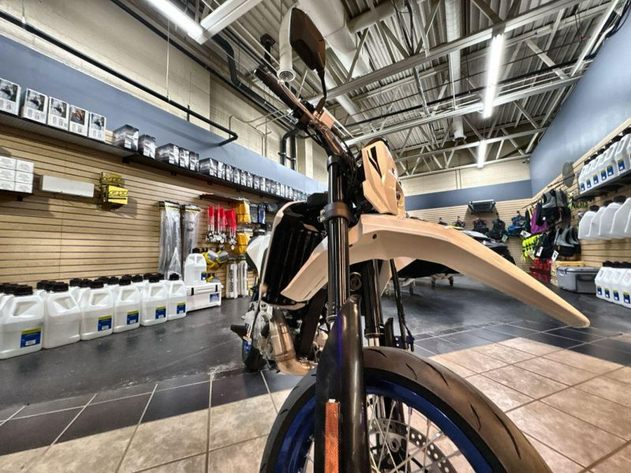 New 2025 Suzuki DR-Z 4SM Base