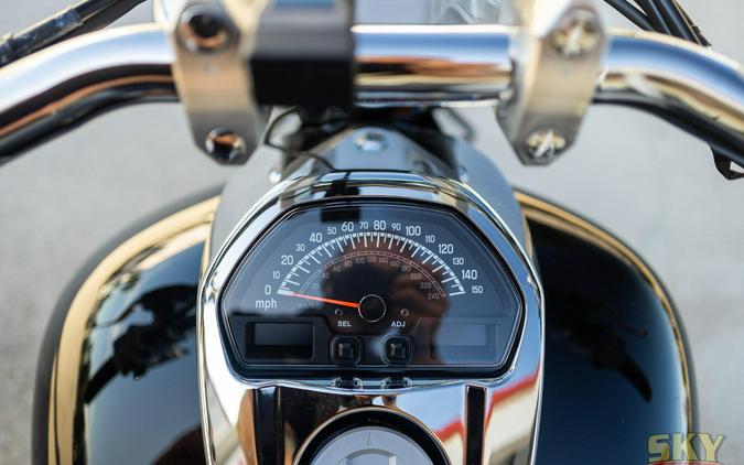 2025 Suzuki BOULEVARD M109R