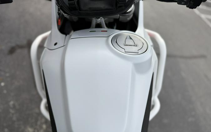 2023 Ducati DesertX Star White Silk - 01390C