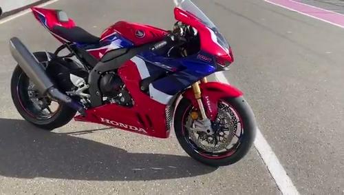 ⏱️ Join @Neevesy33 for #60secondswith the 2020 Honda CBR1000RR-R...