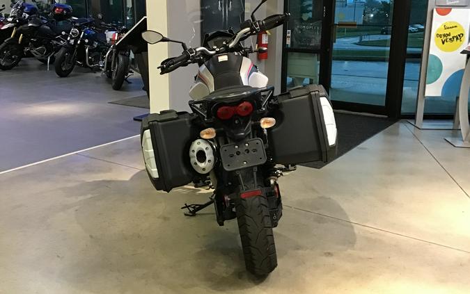 2022 Moto Guzzi V85 TT Travel