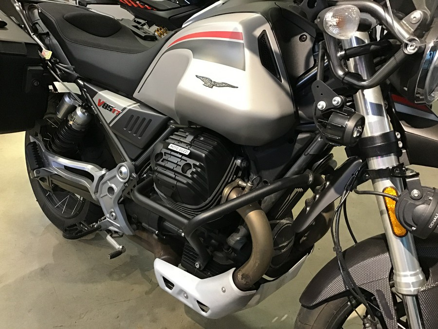2022 Moto Guzzi V85 TT Travel