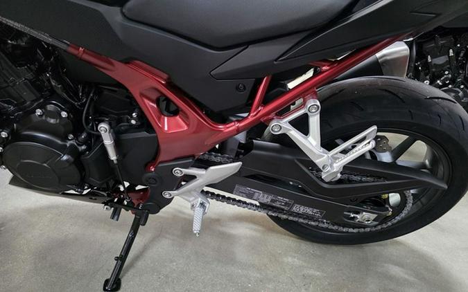 2026 Honda CB750 Hornet E-Clutch