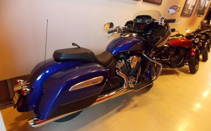 2023 Indian Motorcycle® Challenger® Limited Spirit Blue Metallic / Black Metallic