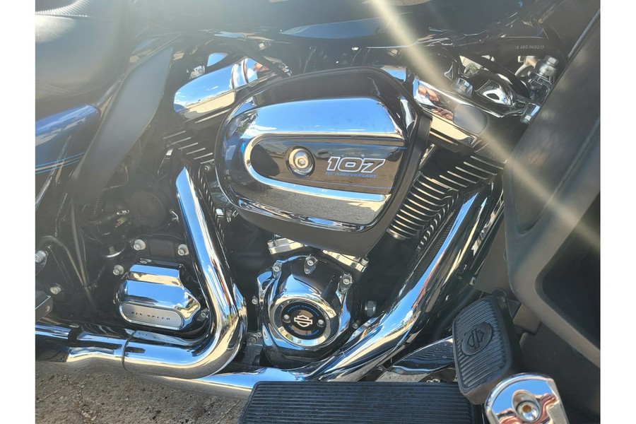 2018 Harley-Davidson® TRI GLIDE ULTRA CLAS