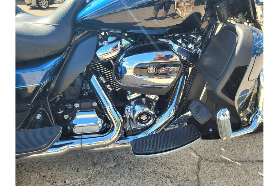 2018 Harley-Davidson® TRI GLIDE ULTRA CLAS