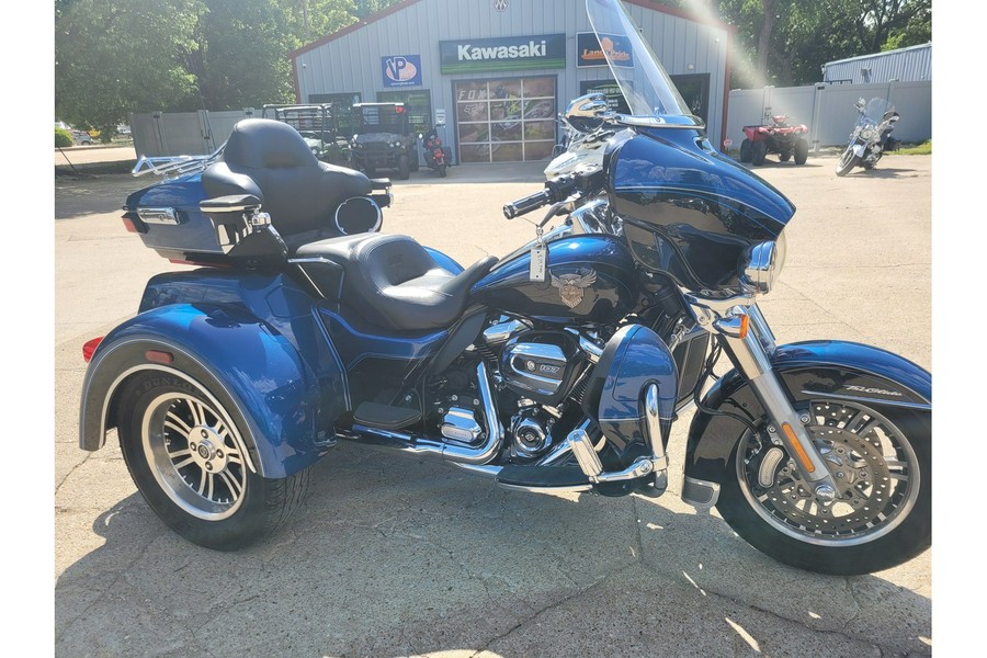 2018 Harley-Davidson® TRI GLIDE ULTRA CLAS