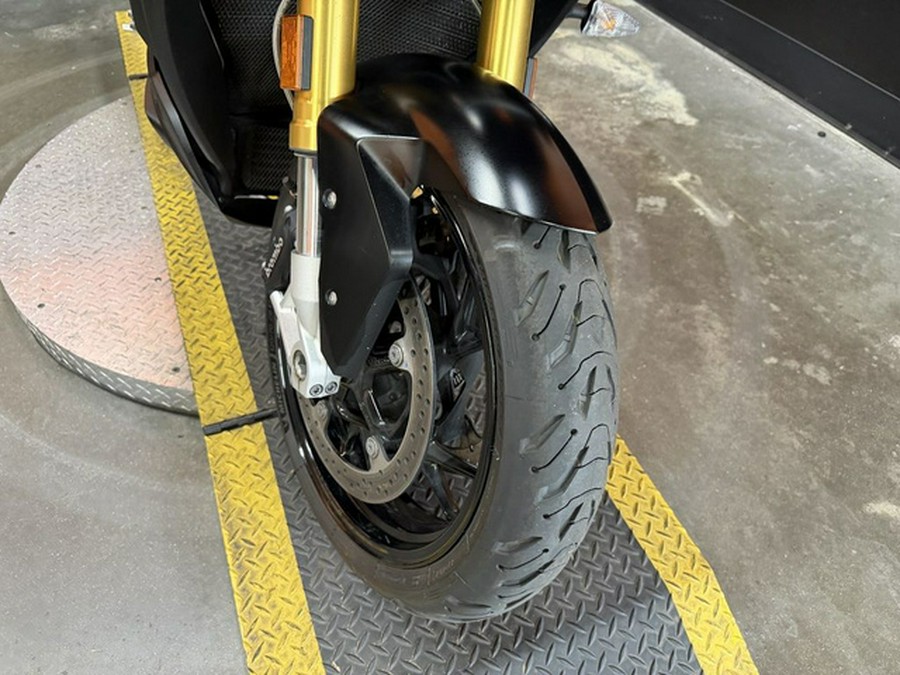 2016 BMW S 1000 XR Premium Racing Red