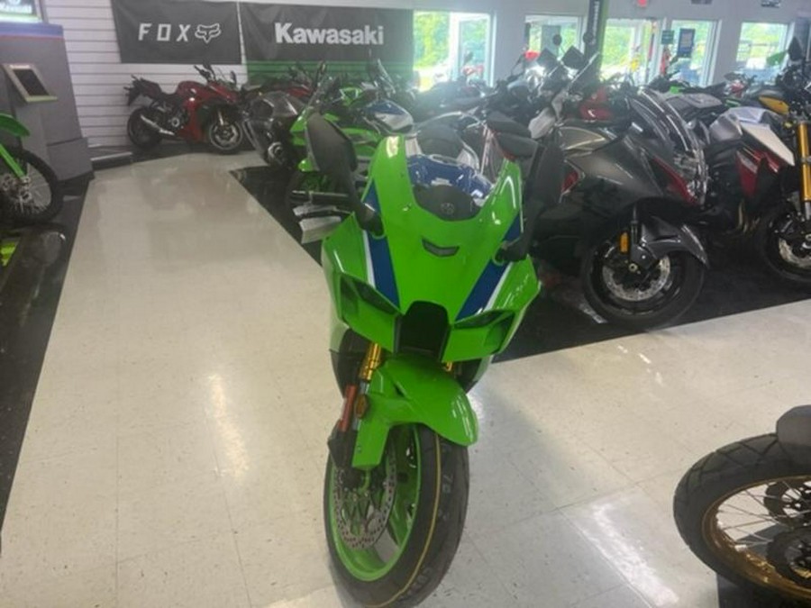 2024 Kawasaki Ninja® ZX™-10R 40th Anniversary Edition ABS