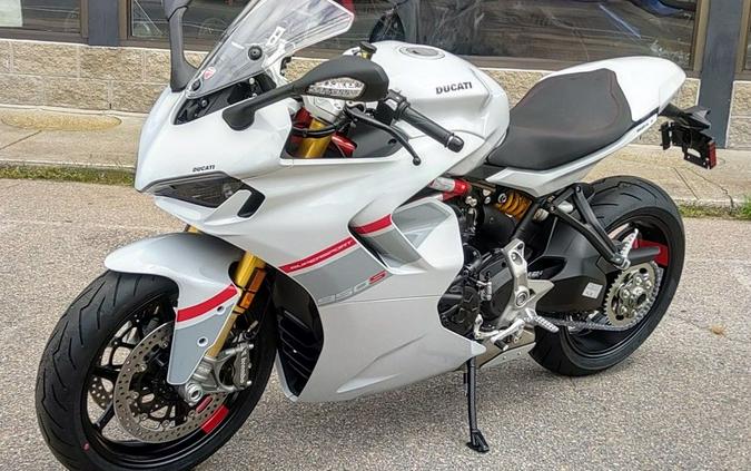 2024 Ducati Supersport 950 S White Stripe