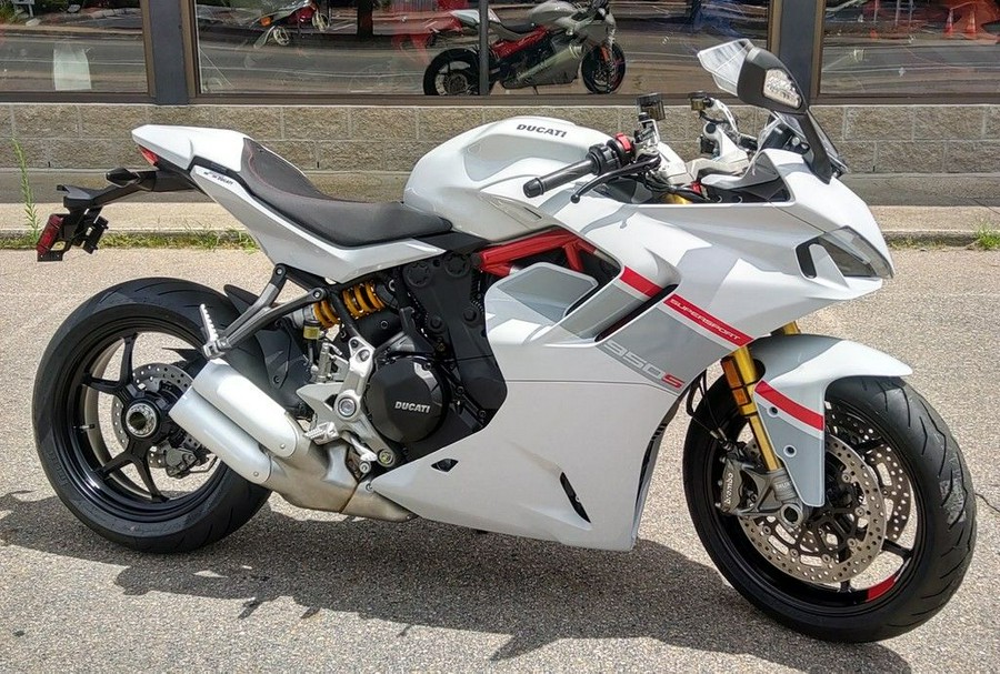 2024 Ducati Supersport 950 S White Stripe