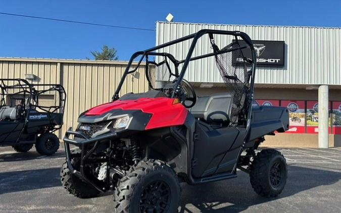 2026 Pioneer 700 Deluxe - Honda