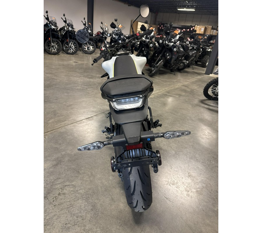 2024 HUSQVARNA VITPILEN 401