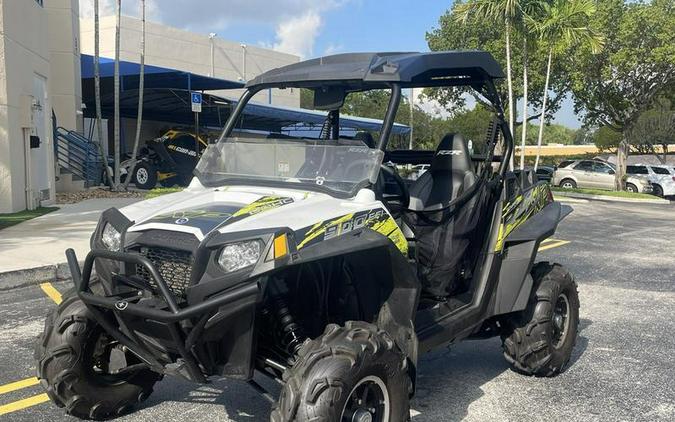 2013 Polaris® RZR XP™ 900 EPS White Lightning/Evasive Green LE