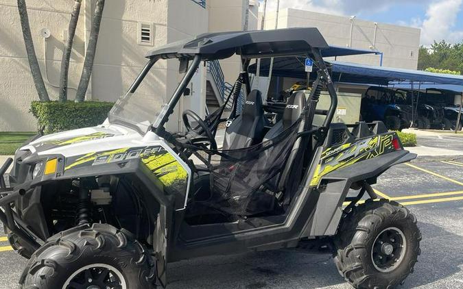 2013 Polaris® RZR XP™ 900 EPS White Lightning/Evasive Green LE