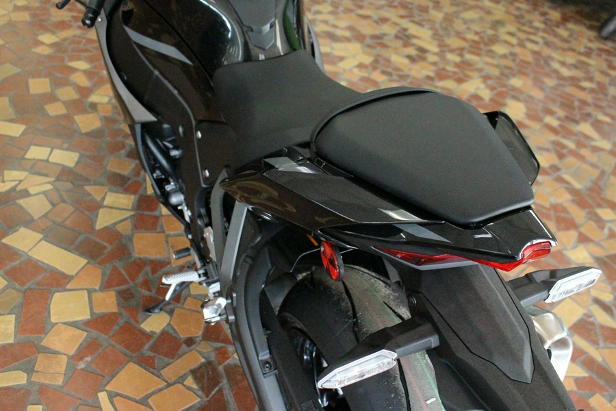 2026 Kawasaki Ninja ZX-10R ABS Metallic Matte Graphenesteel Gray/Metallic Spark Black - TA001920