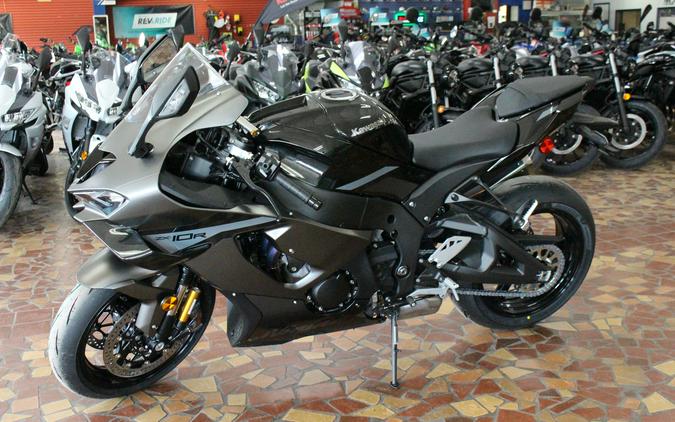 2026 Kawasaki Ninja ZX-10R ABS Metallic Matte Graphenesteel Gray/Metallic Spark Black - TA001920