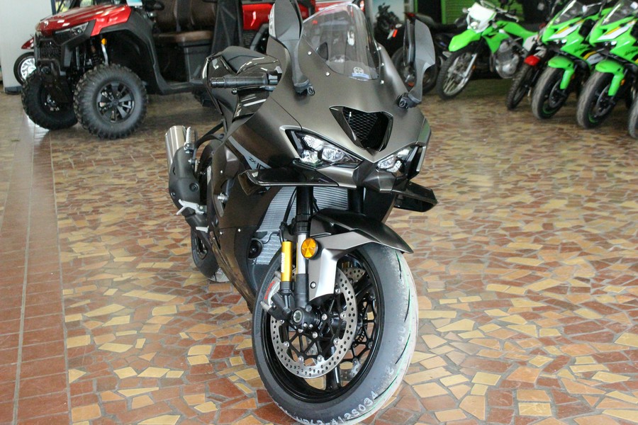 2026 Kawasaki Ninja ZX-10R ABS Metallic Matte Graphenesteel Gray/Metallic Spark Black - TA001920