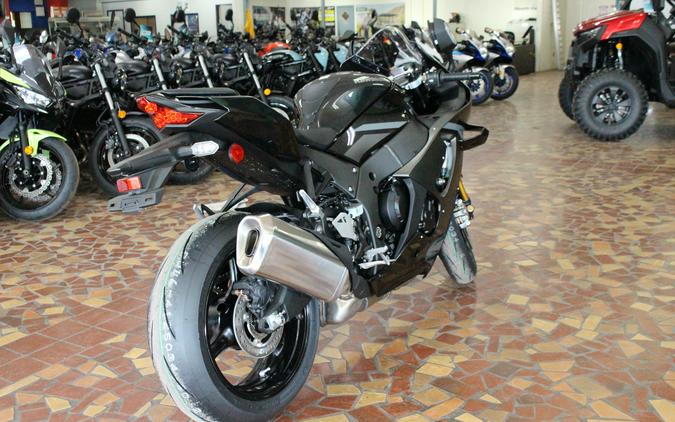 2026 Kawasaki Ninja ZX-10R ABS Metallic Matte Graphenesteel Gray/Metallic Spark Black - TA001920