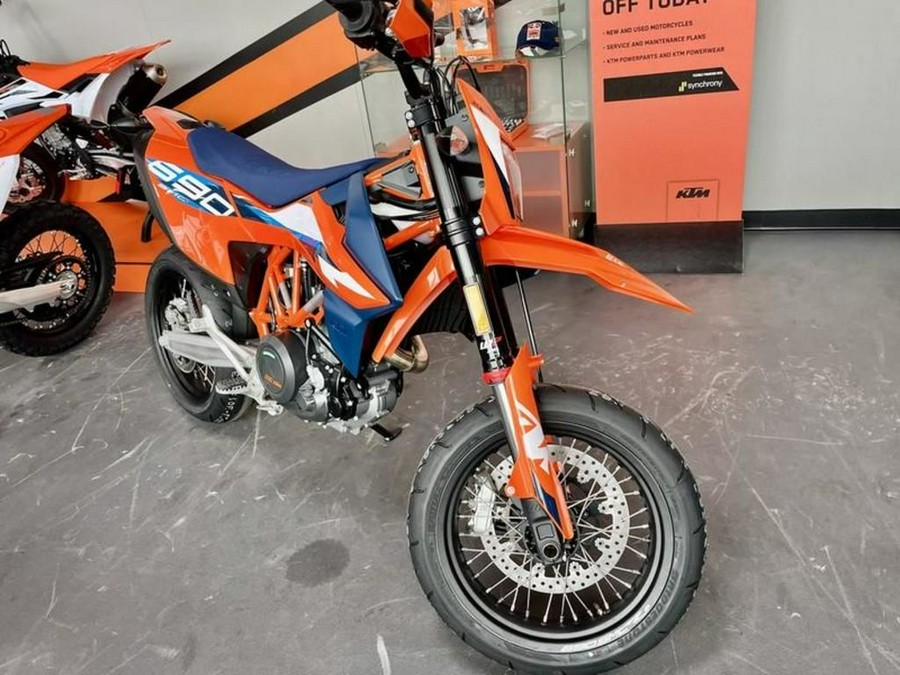 2024 KTM 690 SMC R