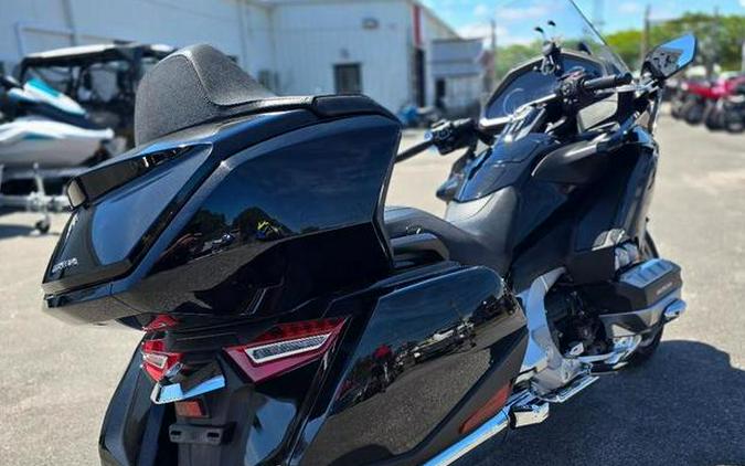 2019 Honda® Gold Wing Tour Automatic DCT Darkness Black Metallic