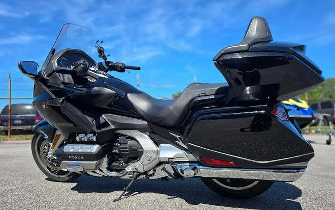 2019 Honda® Gold Wing Tour Automatic DCT Darkness Black Metallic