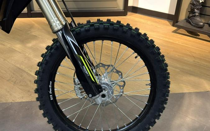 2026 Triumph TF 250-C Jet black/ Pure white