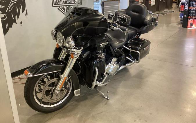 2015 Harley-Davidson® FLHTCUL - Electra Glide® Ultra Classic® Low